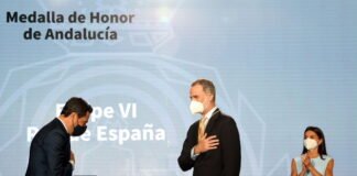 Felipe VI: «Recibo esta Medalla como un abrazo que representa el sentir de todos los andaluces»