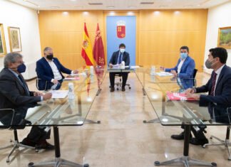 El cierre del Tajo-Segura supondría la pérdida de casi 45.000 empleos directos, 1.700 millones de euros y el 60 por ciento de la agricultura