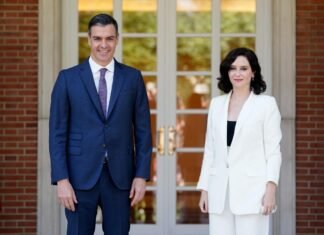 Díaz Ayuso a Pedro Sánchez: Si sigue por este camino, tocará decidir su futuro o el de España