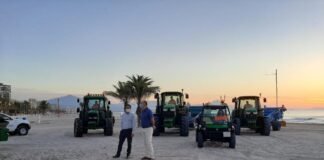 Alicante refuerza la limpieza de playas y costas que se amplía hasta mediados de octubre