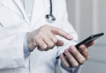 Salud contará con 7.000 profesionales más en verano para garantizar la asistencia sanitaria en la Región de Murcia