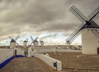 Castilla-La Mancha pone a disposición del sector agroalimentario 250 millones de euros de ayudas en sus cinco provincias