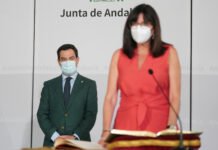 Moreno anuncia que en breve se vacunará también contra el Covid a los universitarios andaluces que cursen estudios en el extranjero