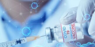 Moreno anuncia la vacunación en Andalucía a partir de los 16 años la próxima semana y a partir de 12 años en agosto