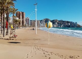 Los hoteles del litoral de la Comunidad Valenciana parten con una previsión del 57,2% para el mes de julio, un 26,8% más que en 2020