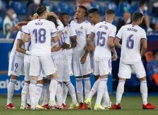 El Real Madrid se coloca líder de la Liga en la primera jornada tras vencer 1-4 en Mendizorroza