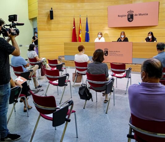 La Comunidad y las entidades sociales de la Región de Murcia diseñan la acogida a refugiados afganos