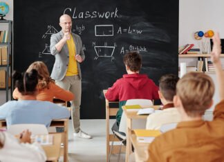 Más de 475.000 estudiantes recibirán enseñanzas bilingües en Andalucía durante el próximo curso