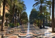 El frente litoral de la ciudad de Alicante abre el tráfico rodado tras las obras de remodelación de su fachada