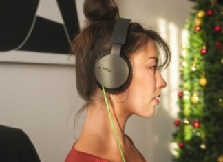 Enchufa y juega con los nuevos auriculares estéreo de Xbox