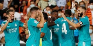 El Real Madrid sale líder de la Liga tras vencer al Valencia 1-2 en Mestalla