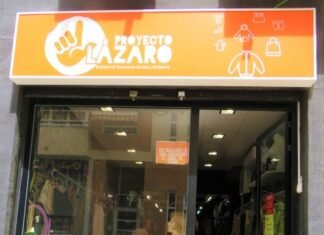 Alicante amplía su contrato con «Proyecto Lázaro» para recoger la ropa usada donada por los alicantinos