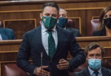 Abascal, a Sánchez: «Va a una mesa de negociación con golpistas y la moneda de cambio es España»
