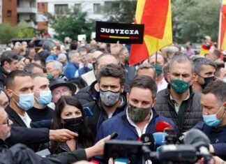Abascal denuncia en Mondragón la «complicidad de Sánchez en la permanente exaltación del terrorismo»