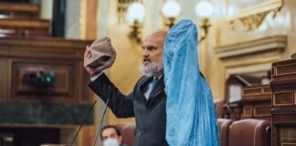 Sánchez del Real, al Gobierno: «¿Van a hablarles de diplomacia feminista y ecologista a los talibanes?»