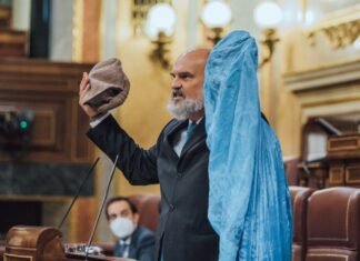 Sánchez del Real, al Gobierno: «¿Van a hablarles de diplomacia feminista y ecologista a los talibanes?»