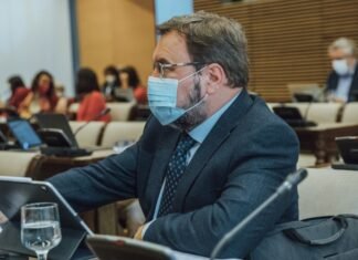 Zambrano (Vox), al Defensor del Pueblo: «Usted se encuentra sometido a los intereses socialistas»