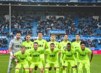 El Alavés vence al Elche en Mendizorroza y enseña la puerta de puestos de descenso a los franjiverdes