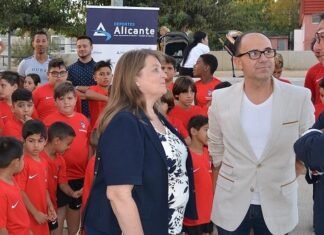 El Ayuntamiento de Alicante y la Fundación del Atlético de Madrid ayudarán a decenas de niños y adolescentes a través de una Escuela de Fútbol