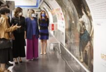 Díaz Ayuso presenta las nuevas pinturas que decoran la Estación del Arte de Metro en Madrid