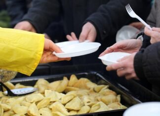 Madrid aprueba un millón de euros para proteger la familia y combatir la pobreza infantil