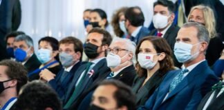 Díaz Ayuso asiste a la inauguración de la nueva sede del IE Business School junto al Rey de España