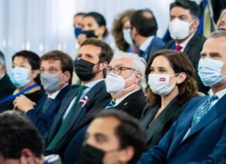 Díaz Ayuso asiste a la inauguración de la nueva sede del IE Business School junto al Rey de España