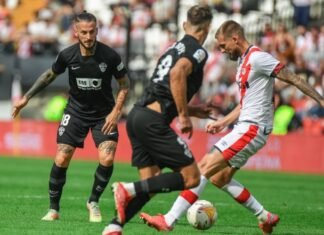 El Elche cae en Vallecas ante un Rayo que está haciendo historia en esta Liga 2021-2022