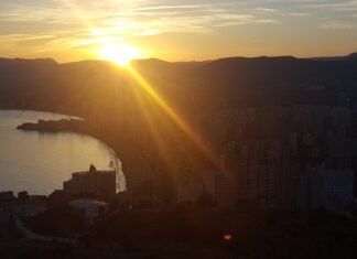 Entre adivino y vidente anda el juego si se habla de la casta política de Benidorm
