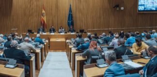 Abascal, a las FYCSE: «Estamos con vosotros de corazón. No permitiremos una ley que os desarme»