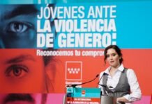 Díaz Ayuso llama a hacer un frente común para evitar que las jóvenes se conviertan en víctimas
