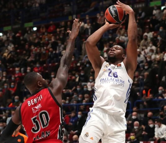 El Real Madrid da un golpe de autoridad en el Mediolanum Forum y cierra invicto la doble jornada de la Euroliga de baloncesto