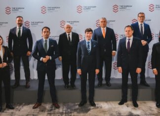 Orbán y Kaczynski aceptan la invitación de Abascal para celebrar la próxima cumbre de patriotas europeos en España
