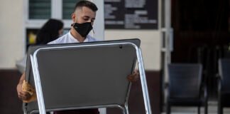 Andalucía activa este lunes la orden que establece el certificado Covid para el ocio y la hostelería