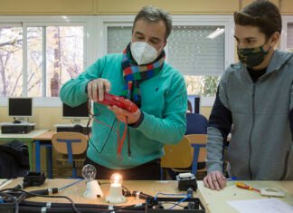 Los centros docentes públicos de FP de Andalucía formarán por primera vez para certificados de profesionalidad