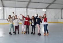 Los niños de Alicante ya disfrutan de la Navidad con una pista de hielo en la Plaza de Toros y un poblado del Polo Norte