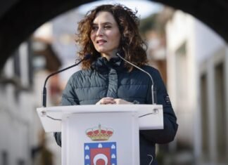 Díaz Ayuso garantiza el apoyo del Gobierno de Madrid a quienes sean señalados por denunciar presuntas corruptelas en los ayuntamientos