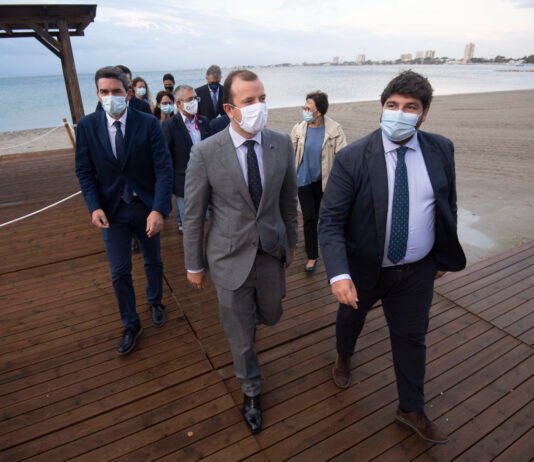 López Miras acude a Bruselas para pedir a las instituciones europeas que «se sumen a la protección y recuperación del Mar Menor»