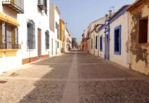 Alicante anuncia un plan de mejoras y restauración de fachadas de los barrios de San Antón, Raval Roig y Santa Faz