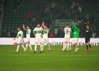 Un gran Elche jugó contra el Granada, el VAR y otras adversidades inexplicables