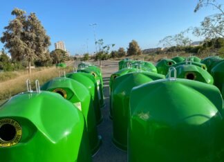 Hogueras 2023 marca el hito del reciclaje del vidrio con 50.000 kilos aportados por las barracas de Alicante