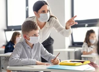 La Comunidad de Madrid refuerza la educación pública con 5.640 nuevas plazas de maestros y profesores