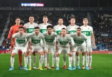 El Elche se diluye ante un Levante colista en una noche redonda de los granotas en el Ciudad de Valencia