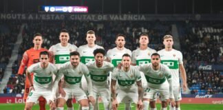 El Elche se diluye ante un Levante colista en una noche redonda de los granotas en el Ciudad de Valencia
