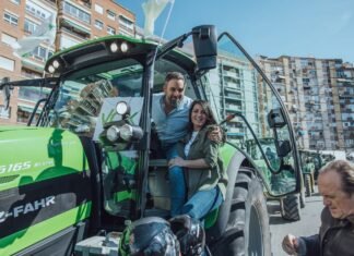Los agricultores de Murcia salen a la calle en defensa de sus intereses con respaldo de López Miras y Abascal