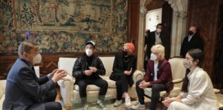 Ximo Puig propone a los artistas valencianos Varry Brava y Blanca Paloma protagonizar una campaña de promoción turística de la Comunitat Valenciana