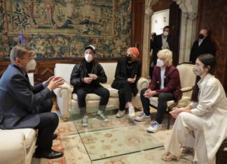 Ximo Puig propone a los artistas valencianos Varry Brava y Blanca Paloma protagonizar una campaña de promoción turística de la Comunitat Valenciana