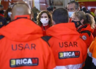 Díaz Ayuso anuncia el envío a la frontera de Polonia de un convoy del ERICAM con equipamientos profesionales para ayudar a los bomberos ucranianos