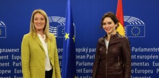 Díaz Ayuso anuncia que otorgará la Medalla Internacional de la Comunidad de Madrid al presidente de Ucrania por su defensa de la libertad