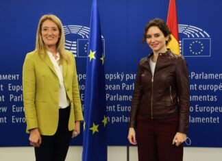 Díaz Ayuso anuncia que otorgará la Medalla Internacional de la Comunidad de Madrid al presidente de Ucrania por su defensa de la libertad